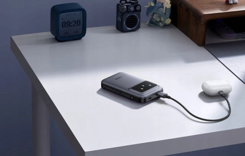 UGREEN POWERBANK 10000MAH 30W DO TELEFONU WBUDOWANY KABEL USB-C MAGNETIC